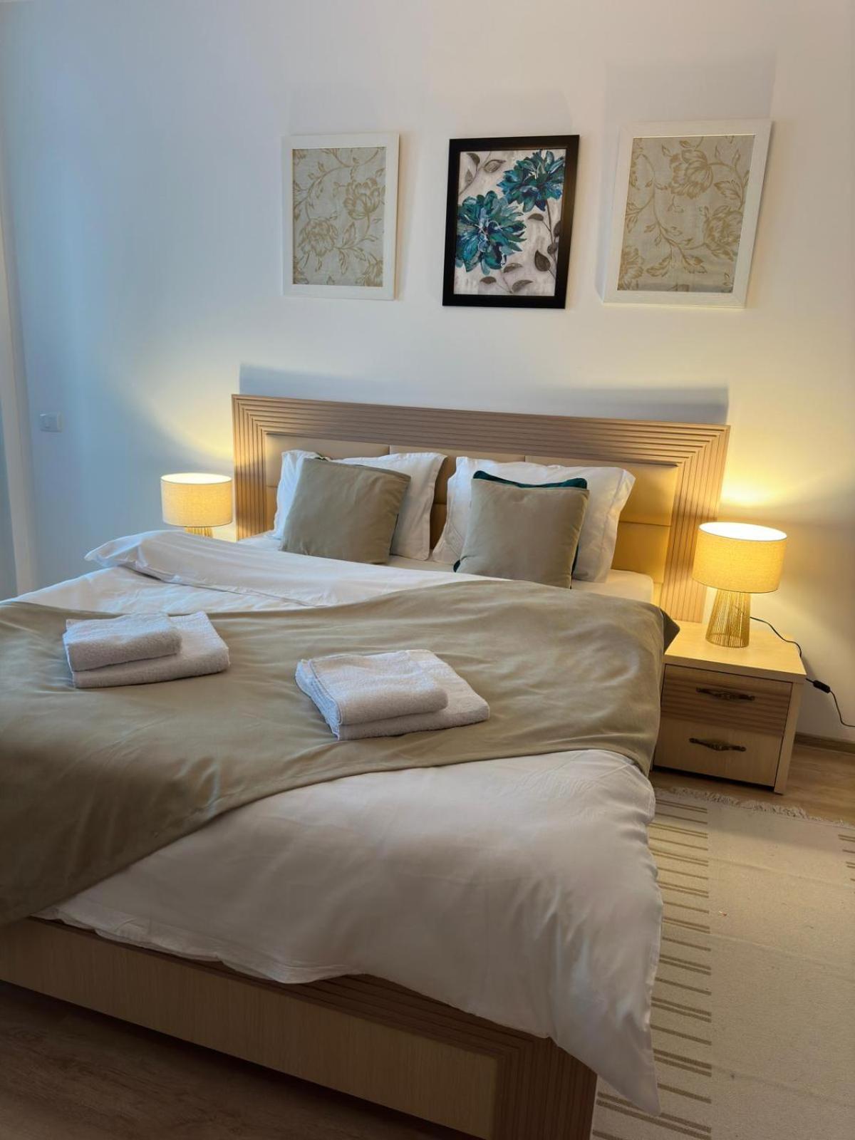 Lovely&Cozy Apartaments Palas Mall Iasi Ngoại thất bức ảnh
