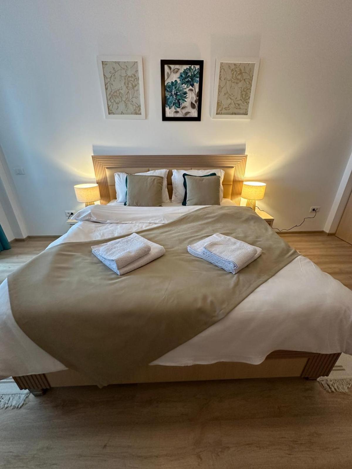 Lovely&Cozy Apartaments Palas Mall Iasi Ngoại thất bức ảnh